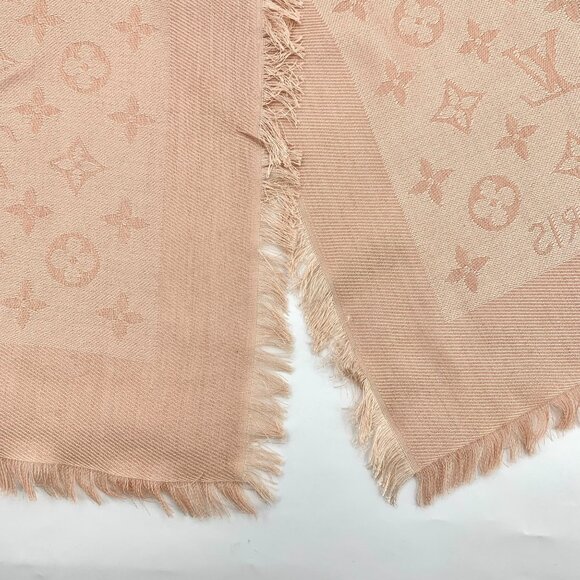 Louis Vuitton Apricot Pink Logo Full Print Fringe Scarf 60% Silk 40% Wool 136x28 - Picture 5 of 9